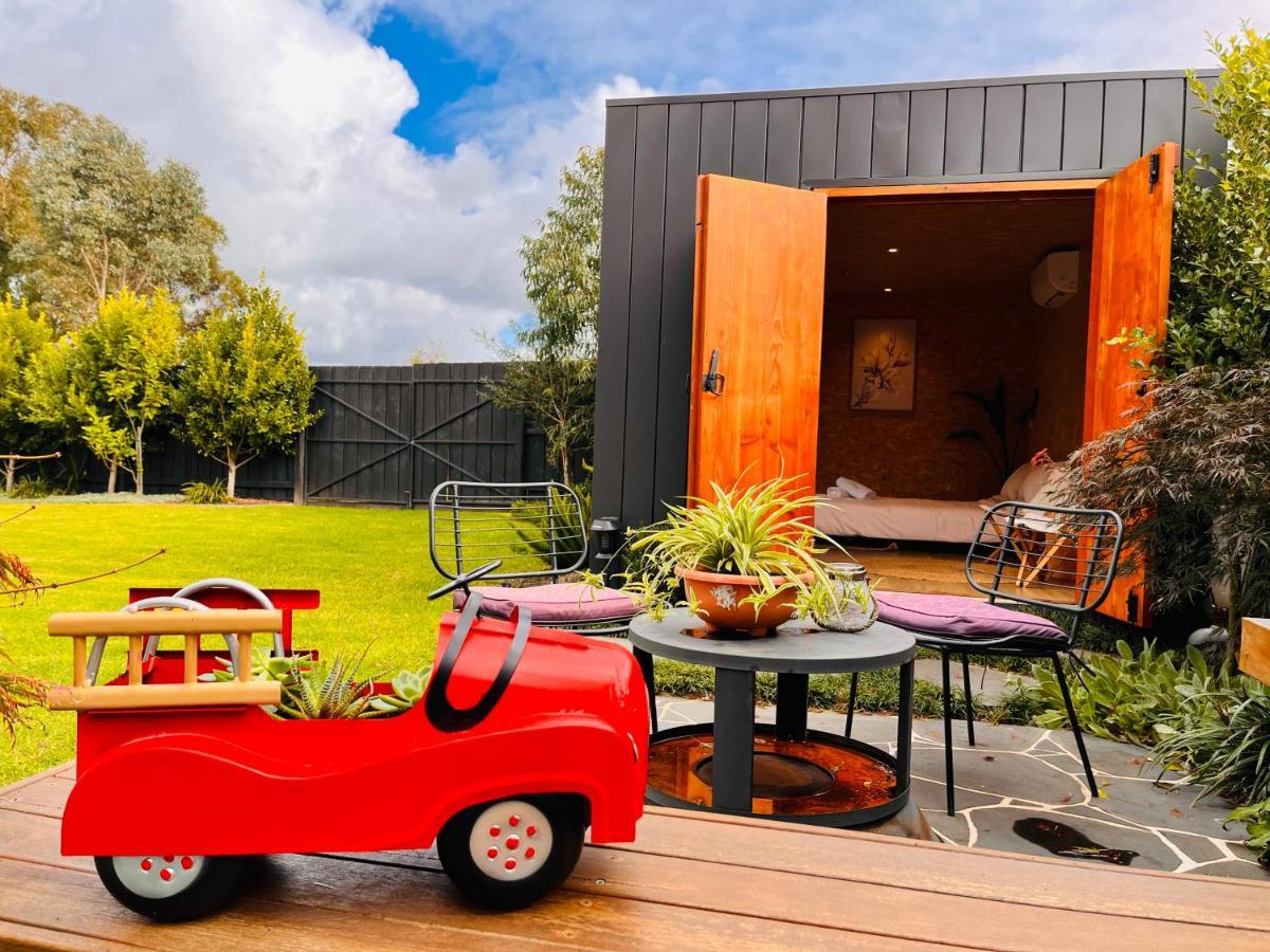 Holiday Tiny House Near The Glen Shopping Center Villa Vermont South Exterior photo